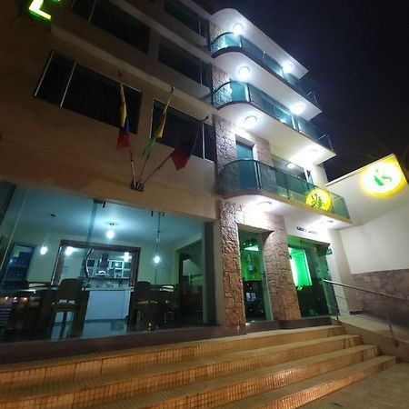 Apartahotel Vincent Suites Pasto Exterior photo